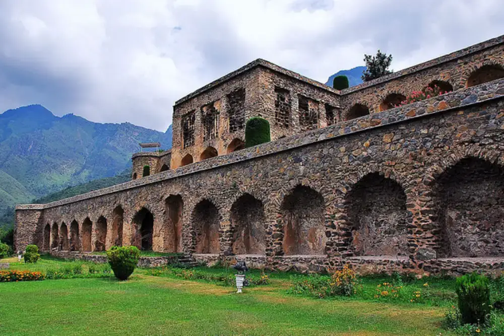Jammu and Kashmir - 🏔️ Srinagar